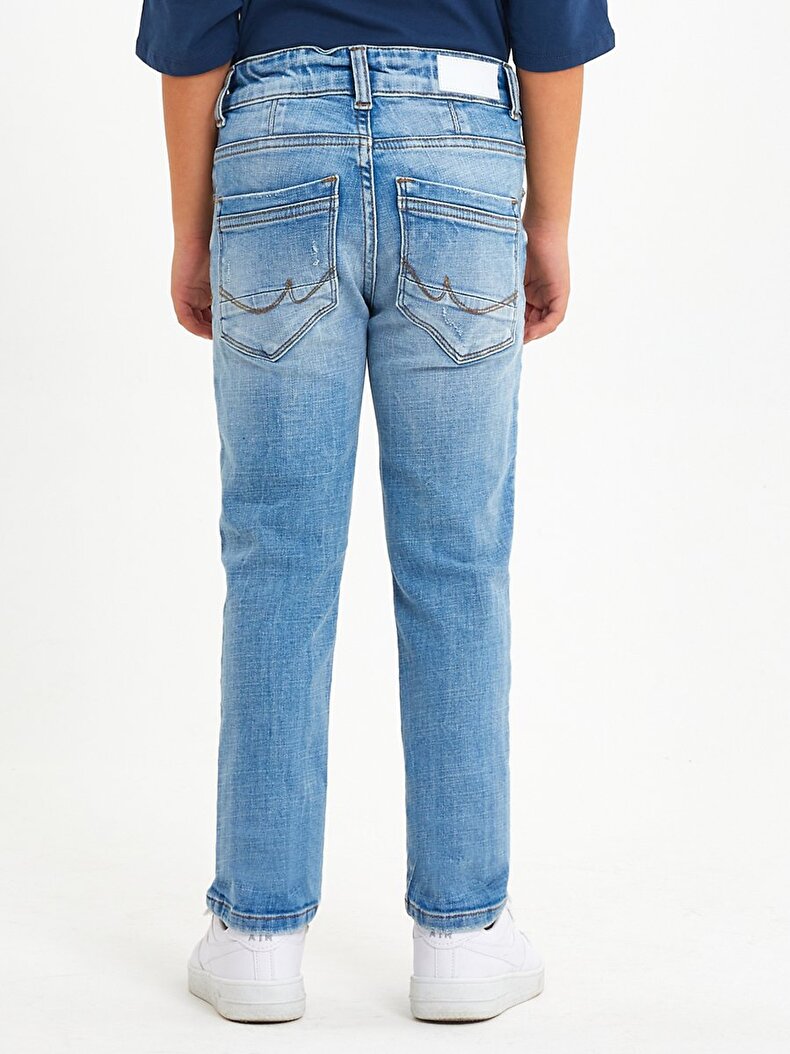 Rafiel B Hosen
