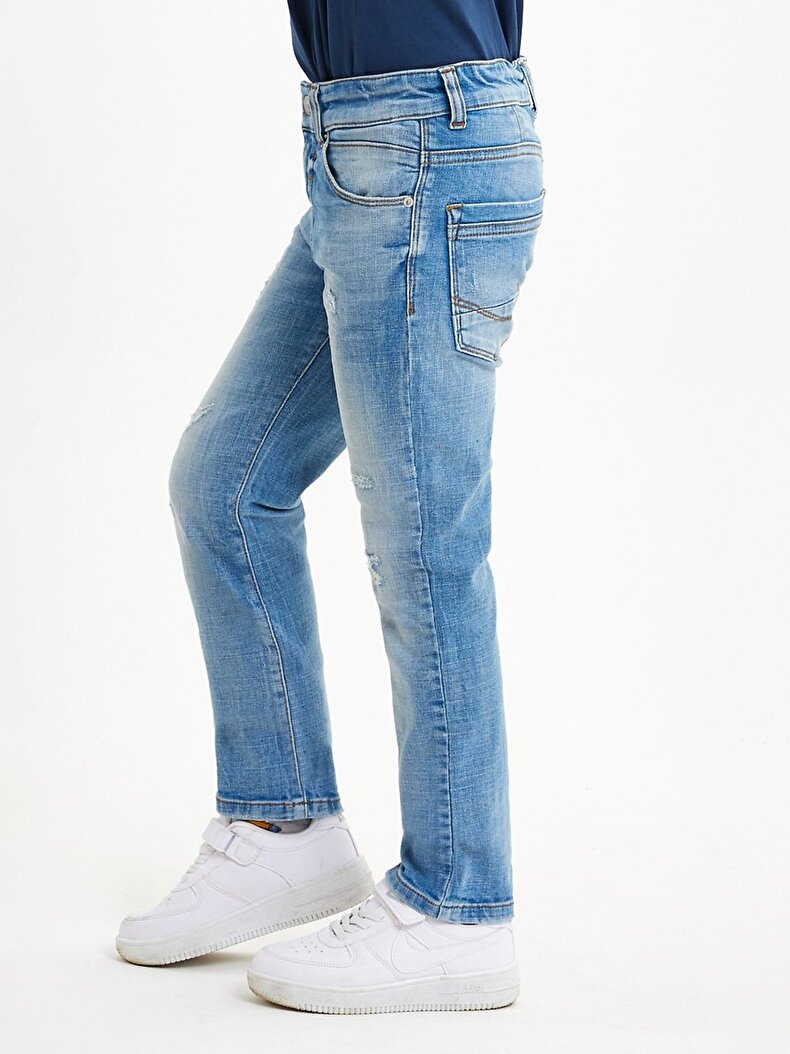 Rafiel B Hosen