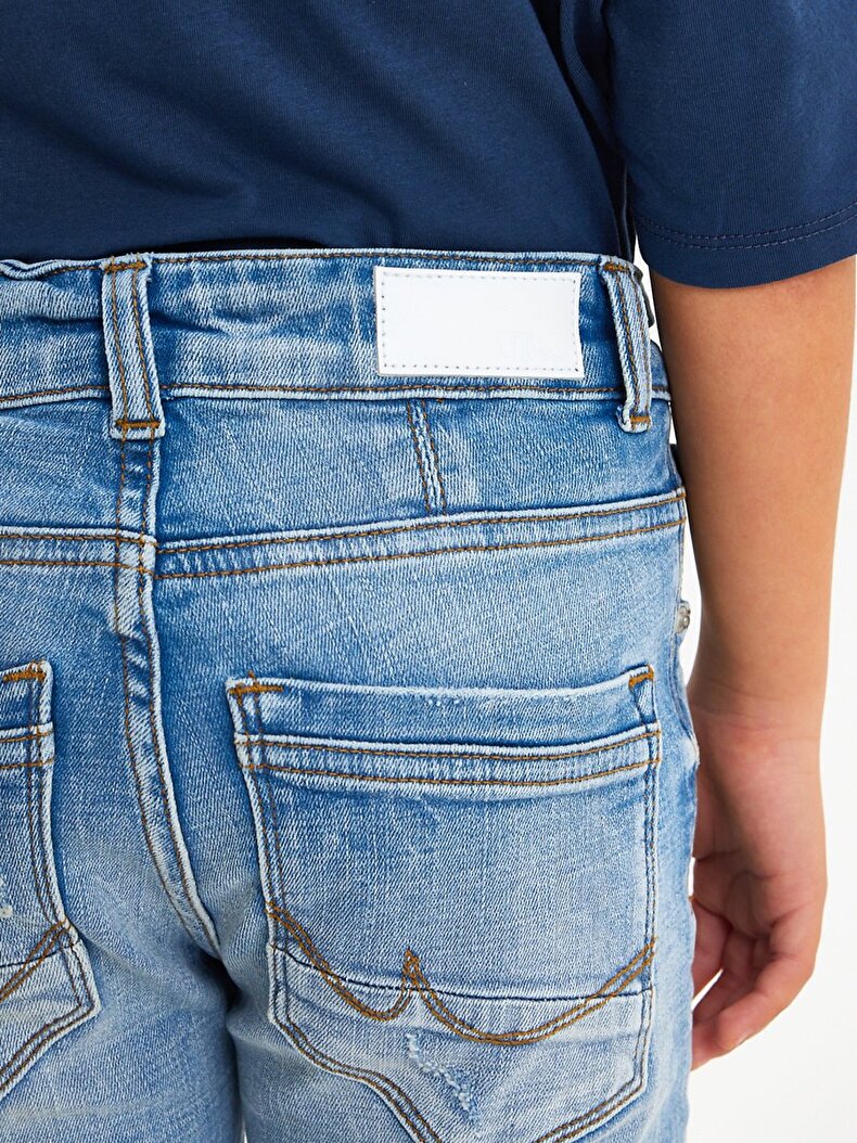 Rafiel B Hosen