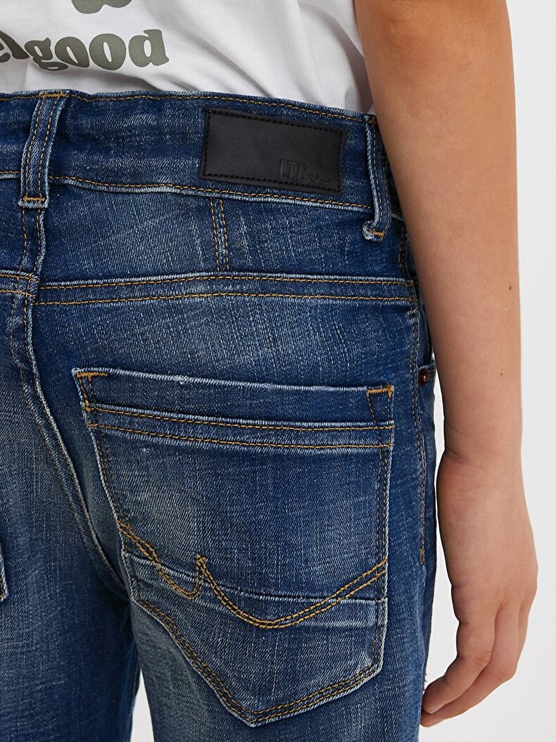 Rafiel B Hosen