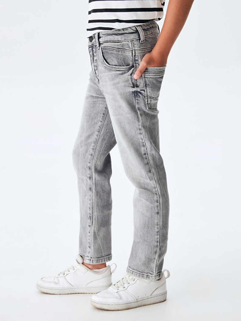 Rafiel B Hosen