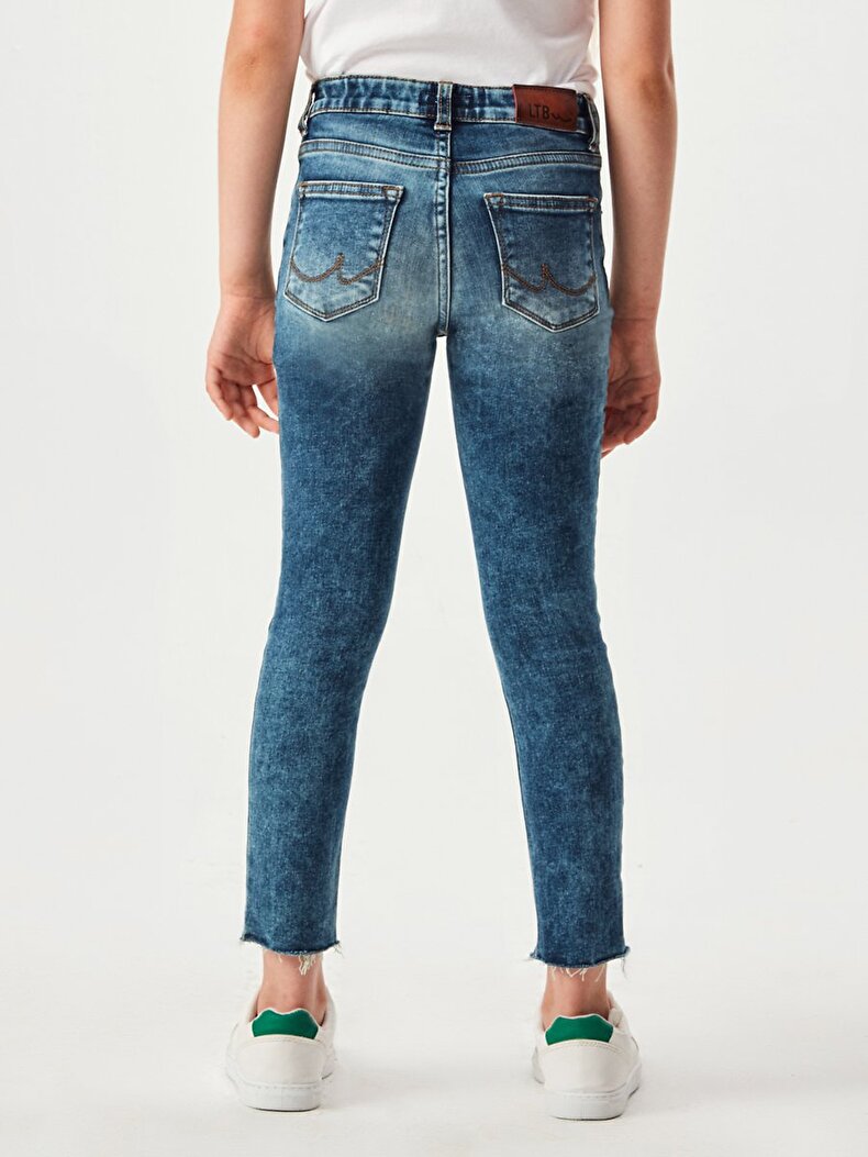 Amy G Broek