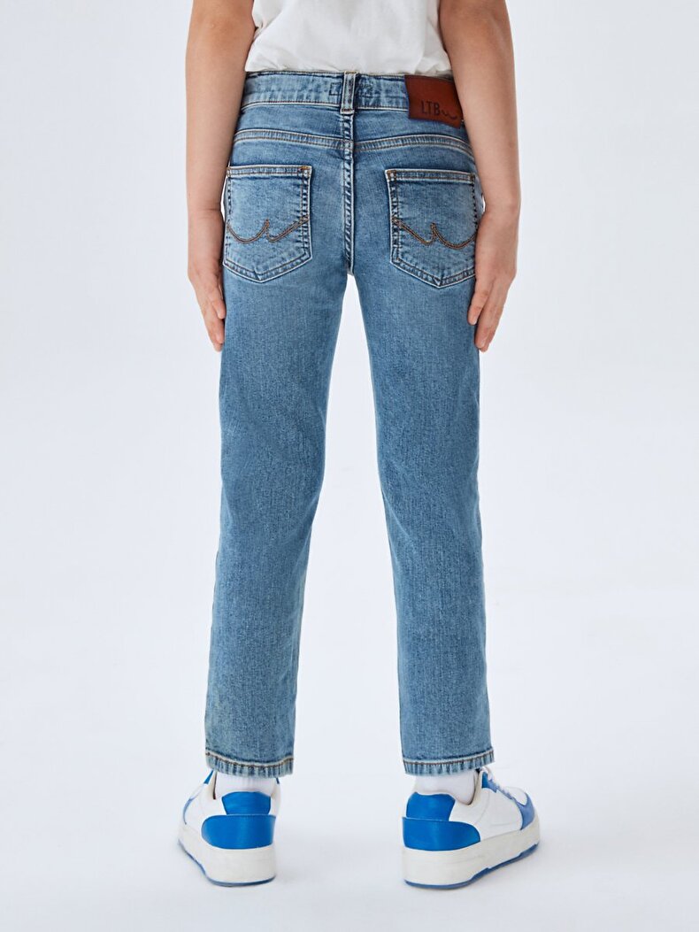 Renny B Hosen