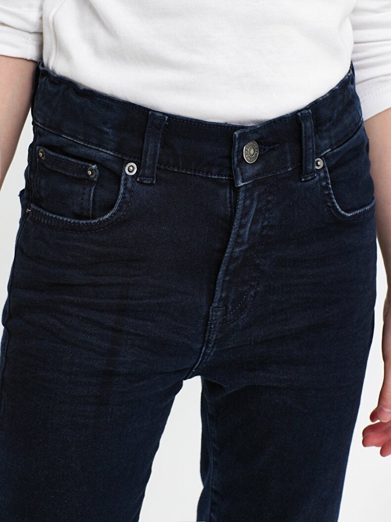 Noelia G Hosen