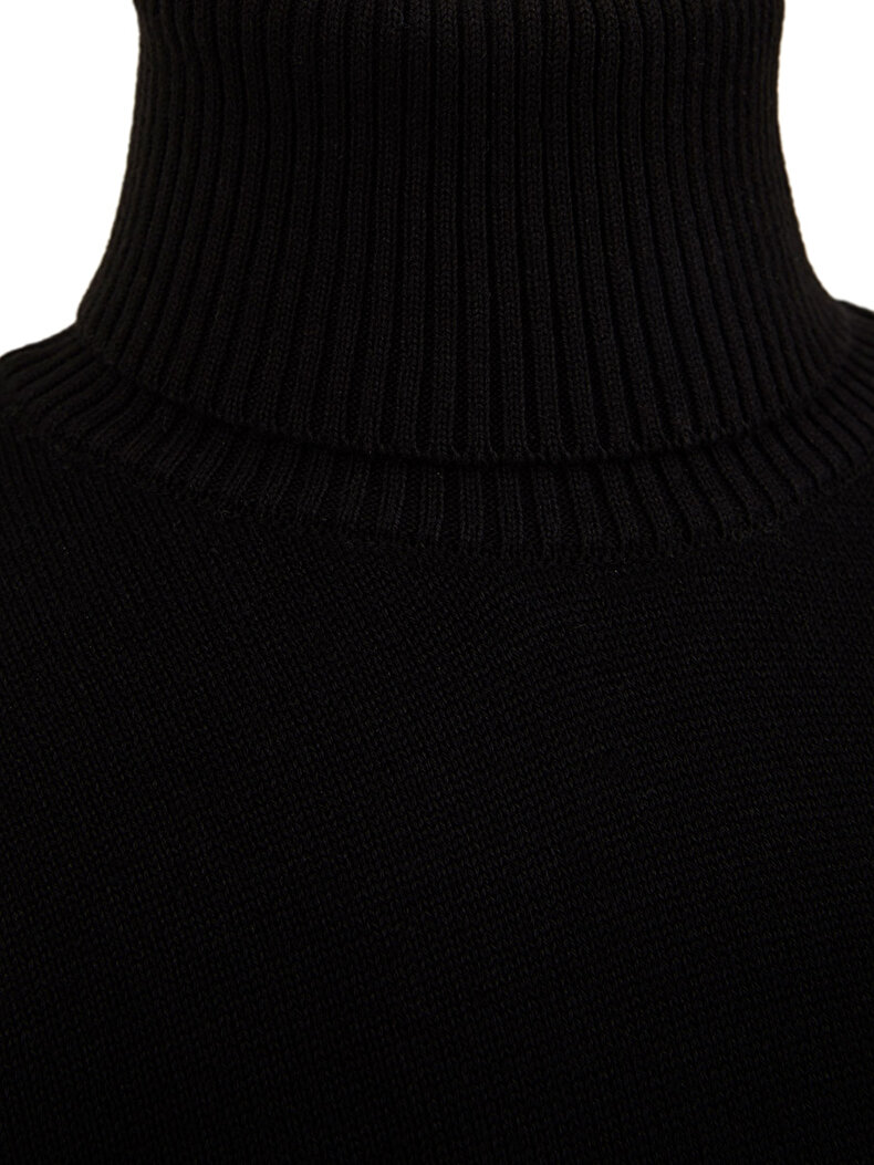 SCHWARZ PULLOVER 