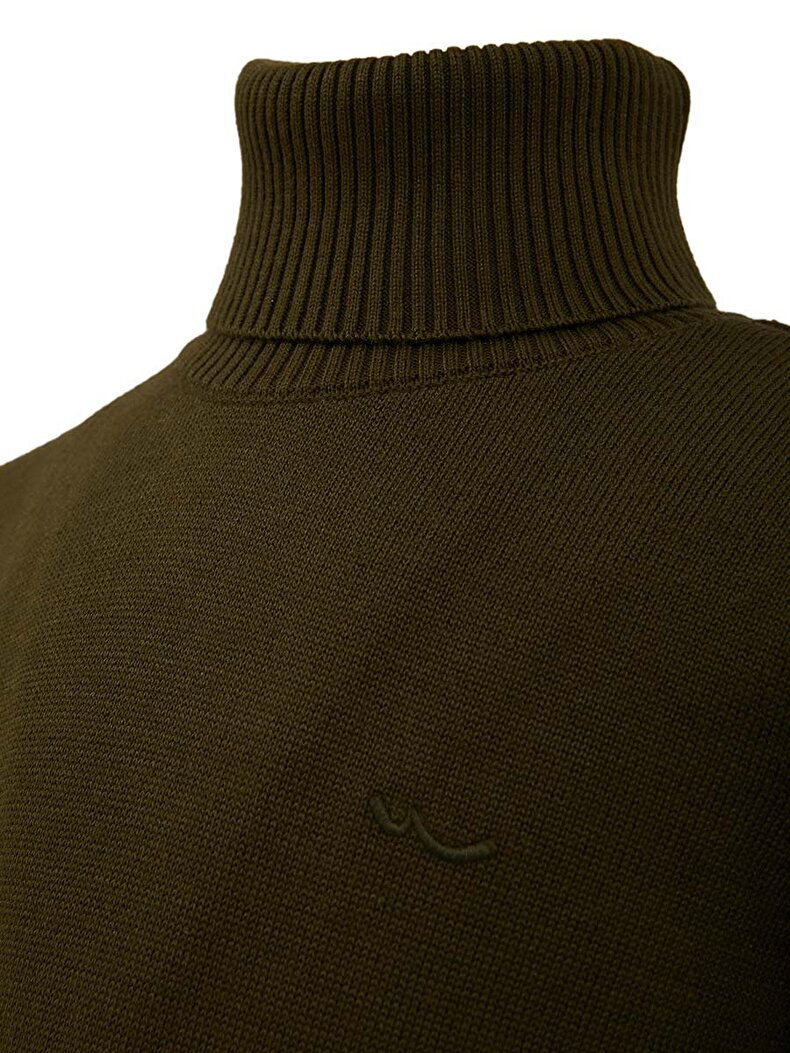 GRÜN PULLOVER 