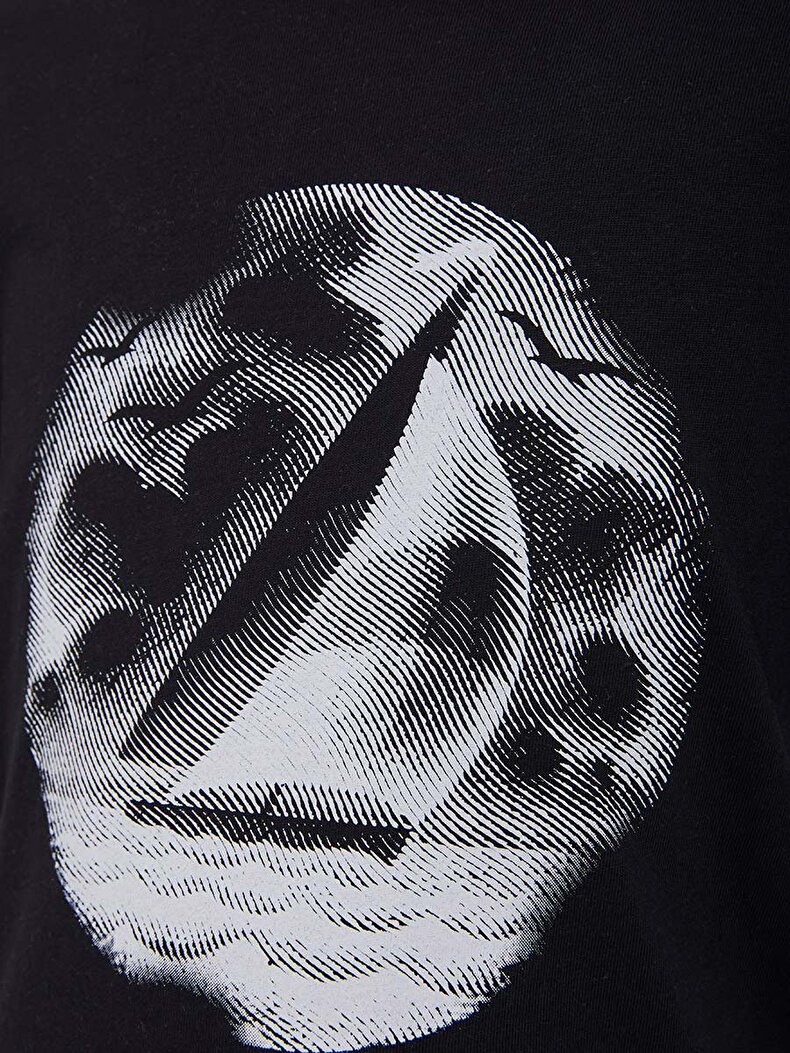 Graphic Print Short Sleeve Zwart T-shi̇rt